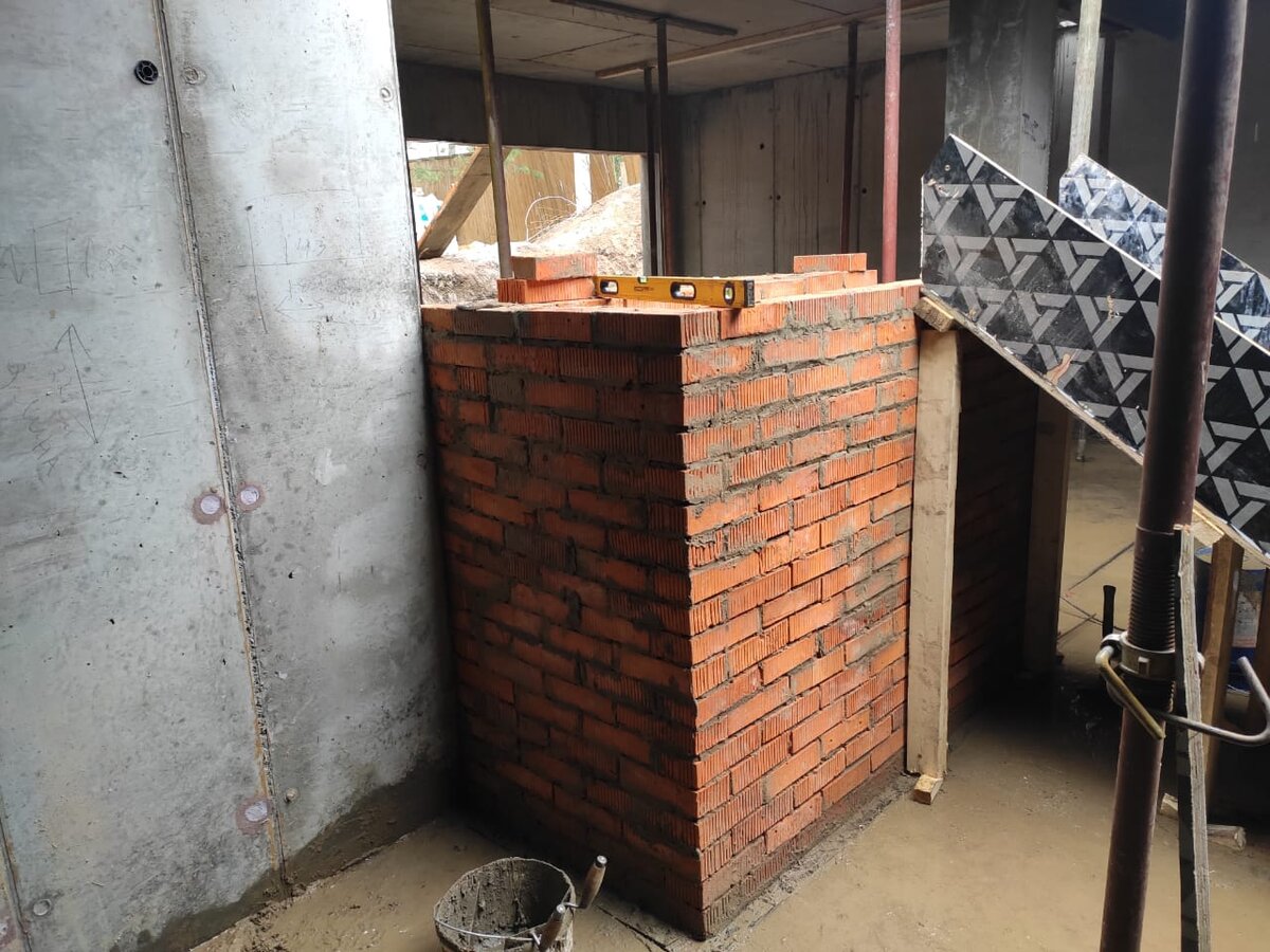 кирпичная подпорка