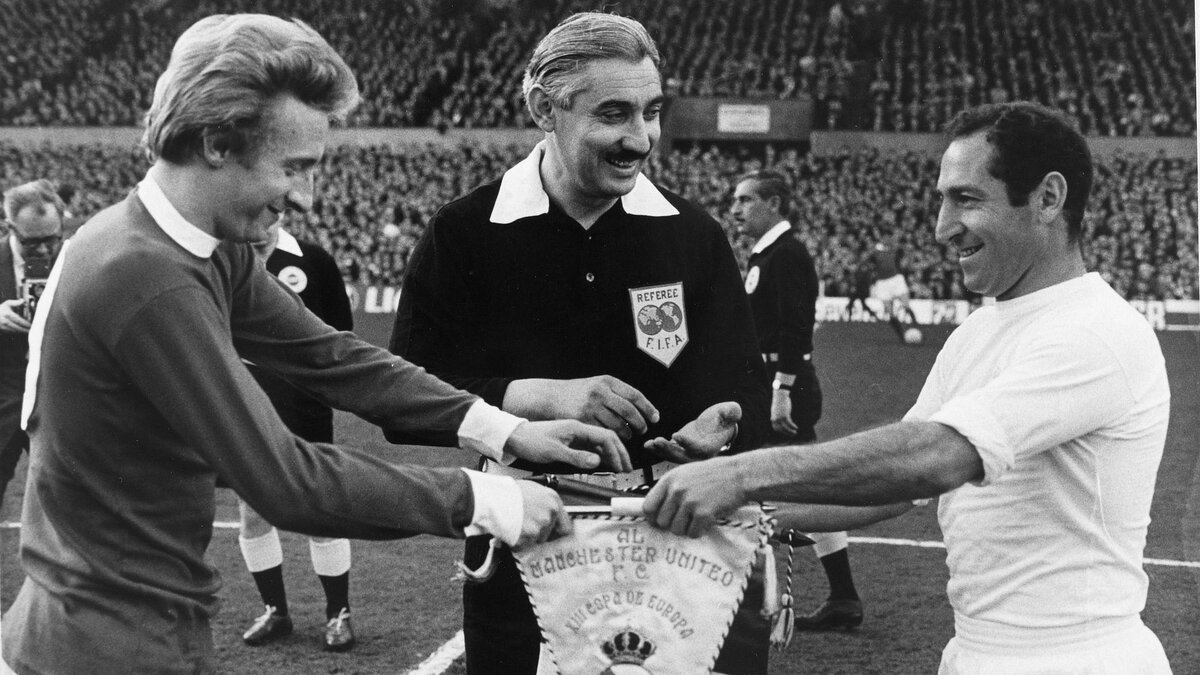 30 июля, 1966 года В финале чемпионата мира по футболу, который проходил на стадионе «Уэмбли» в Лондоне в присутствии 98 тысяч зрителей, сборная Англии в дополнительное время обыграла сборную ФРГ - 4:2