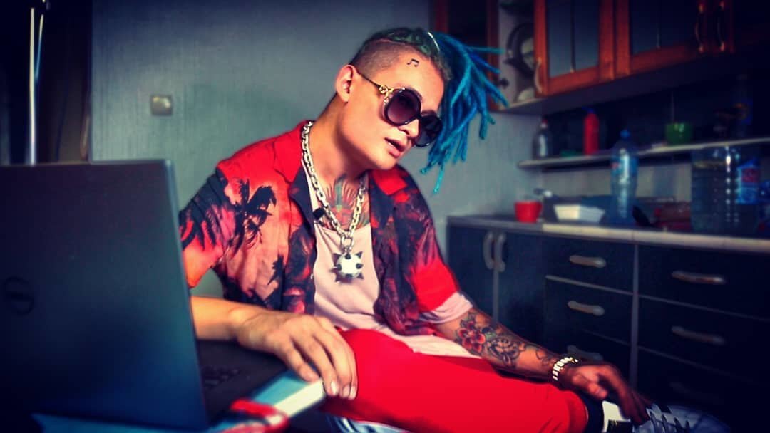 Вот он этот Алишер Моргенштерн. С сайта news.noteru.com