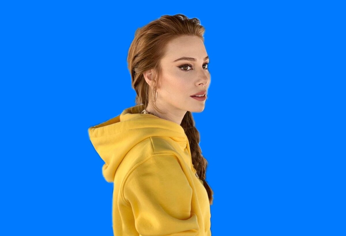 Турецкая актриса Эльчин Сангу. Источник фото: Инстаграм @elcinsangu