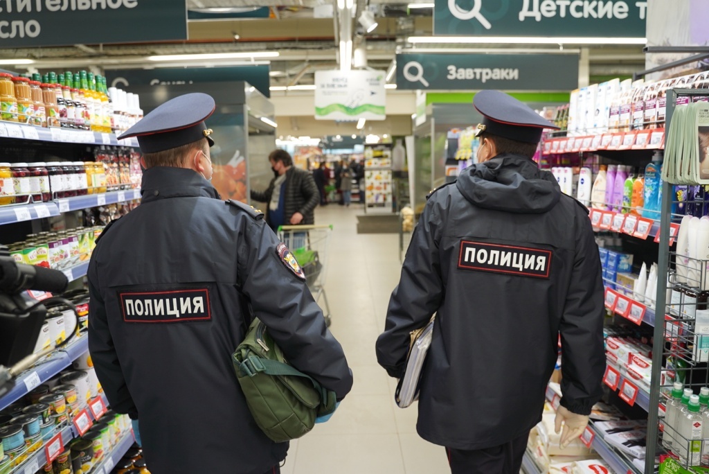 В Твери проверяют соблюдение масочного режима в торговых центрах