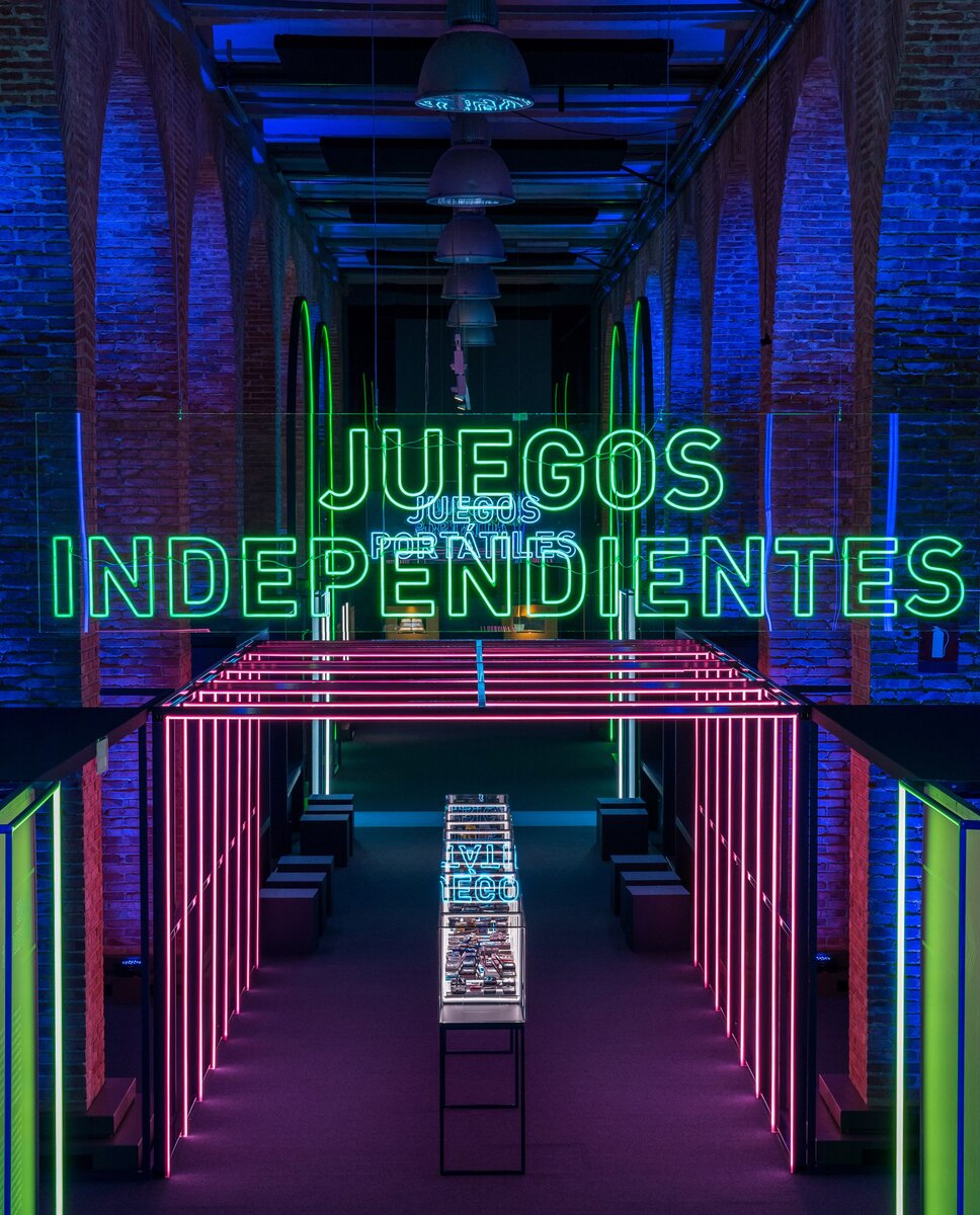 Светодиоды расположены в виде арок с цветовой кодировкой.