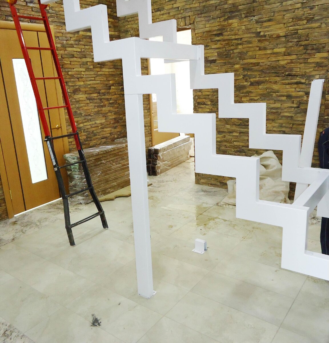 Двойной косоур, высота 3045 мм, 15 ступеней. Стоимость 108.050 руб.