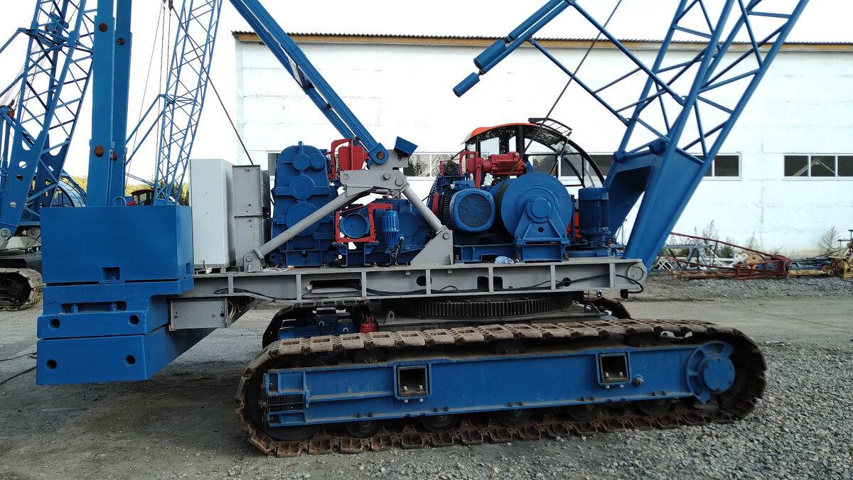 Модернизированный кран РДК 250 перед погрузкой