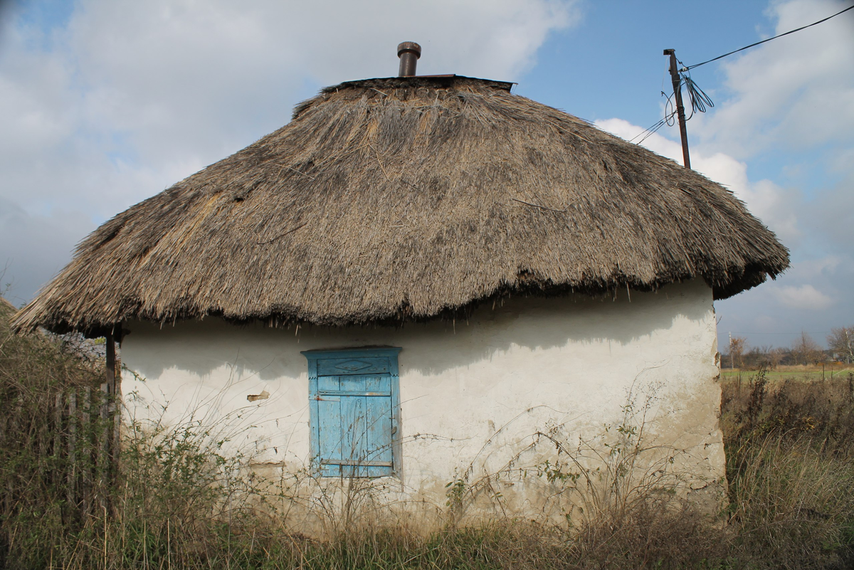 А хаты уже были. Технологии, дожившие до наших дней. Взято из интернета
