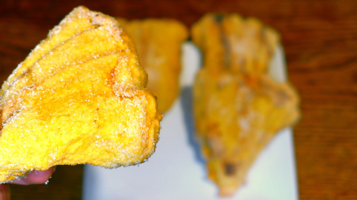 5 песо (7 рублей) за такой вот жареный банан - пинайпай в любом месте Себу!