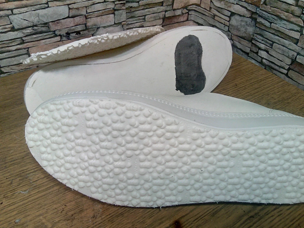 резиновая подошва для тапочек. пришиваем подошву к тапочкам. тапочки с подошвой. термополиуретан подошва. подошва для валяных тапочек.