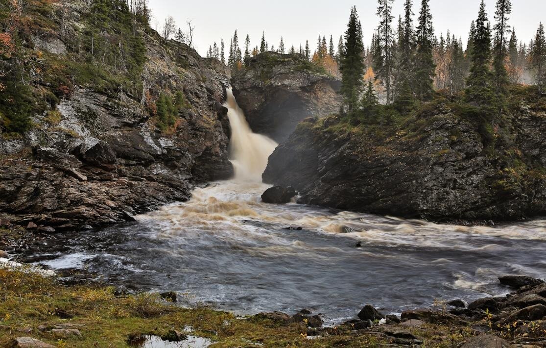 Белые берега водопад