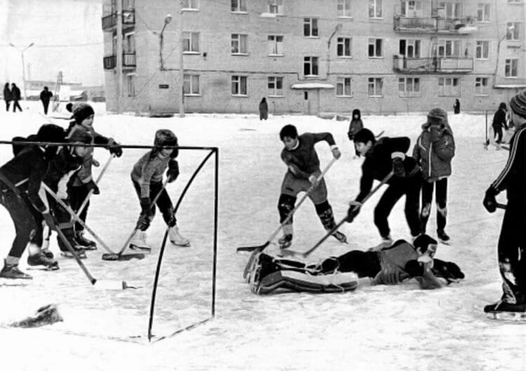 Дворовый хоккей в СССР