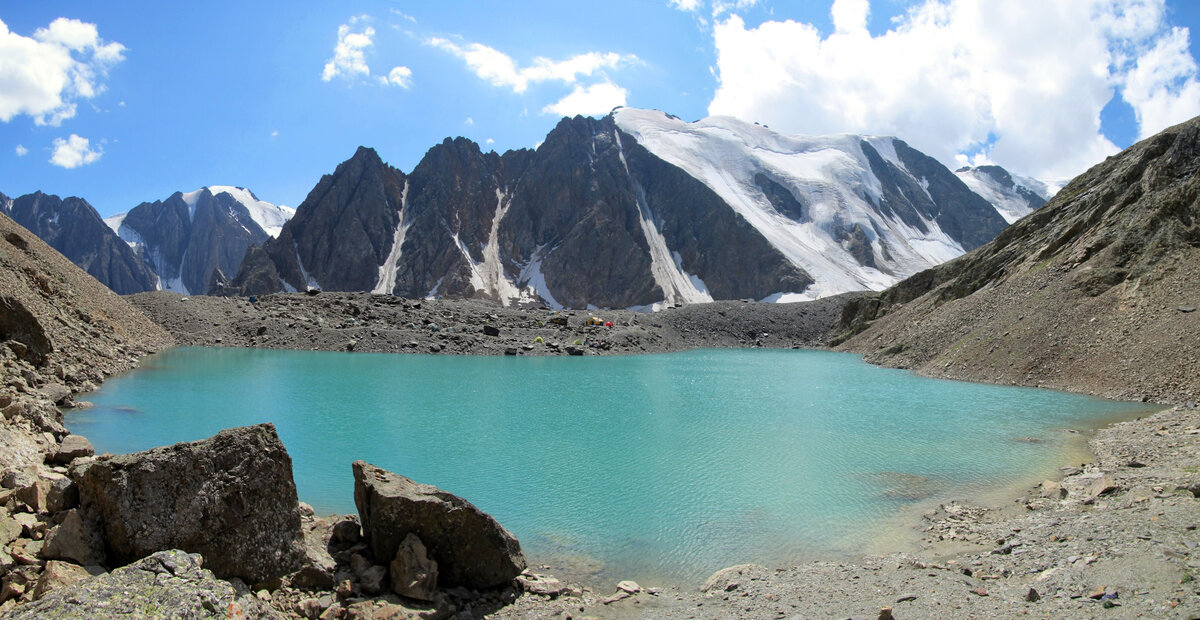 Голубое озеро. Фото из источников Интернета