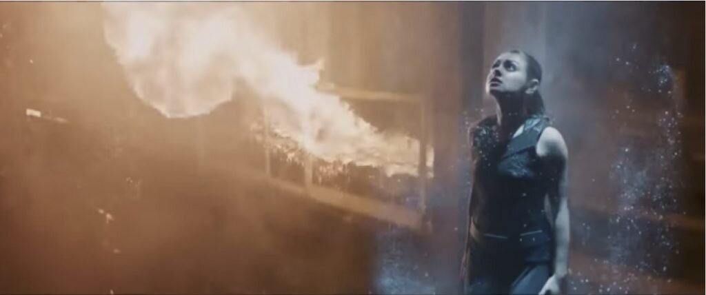 Кадр из научно-фантастического триллера «Восхождение Юпитер» (2015)