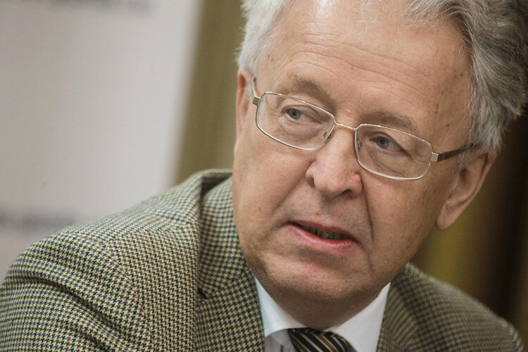 Валентин Катасонов: «Справедливости ради следует отметить, что в составе международных резервов имеется золото, которое может рассматриваться вполне российским активом: оно находится на территории РФ, контролируется Банком России, имеет иммунитет по отношению к экономическим санкциям Запада». Фото: «БИЗНЕС Online»