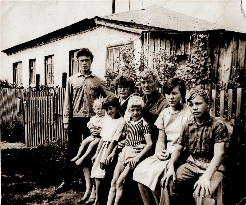 Многодетная Советская семья. Большие советские семьи. Семья послевоенная. Многодетная деревенская семья.