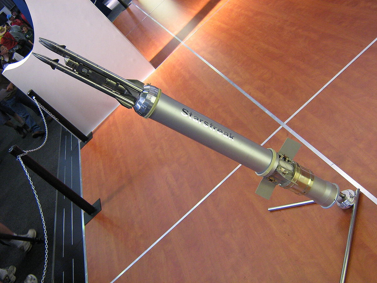 Зенитная ракета Starstreak на выставке Africa Aerospace and Defense Expo, фото: wikimedia.org
