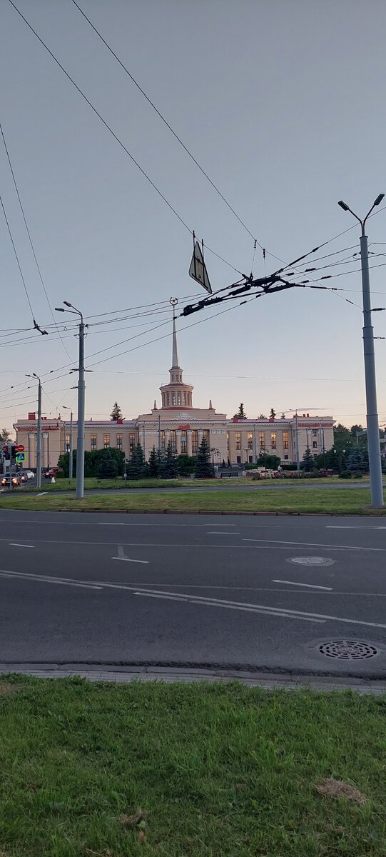 Вокзал  г. Петрозаводска.  Стиль  сталинский  ампир. Год постройки 1955