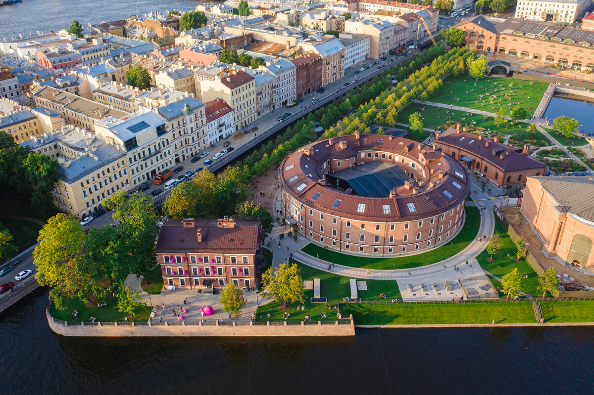 Каркасов санкт петербург. Остров новая Голландия Санкт-Петербург. Питер остров новая Голландия. Парк в Питере новая Голландия. Новая Голландия наб. Адмиралтейского канала, 2.