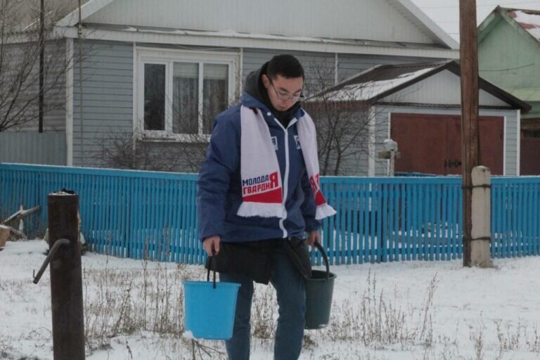    Молодогвардейцы Оренбуржья взяли шефство над мамой военнослужащего-добровольца Андрей Севостьянов