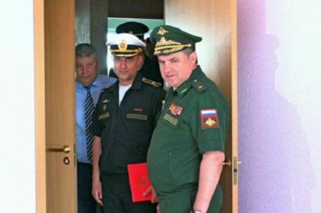    Виктор Воронов (справа) Фото: Министерство обороны РФ