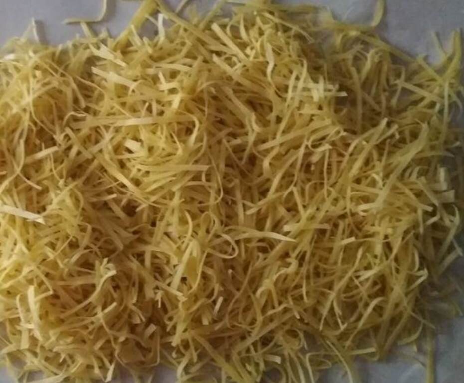 Лапша перед закладкой в контейнер.