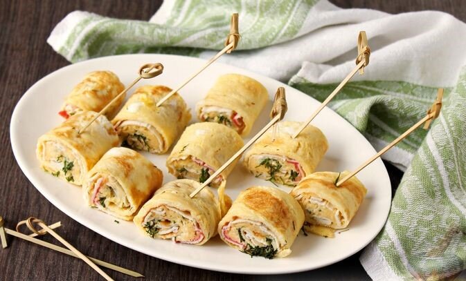 Яичные рулетики с начинкой