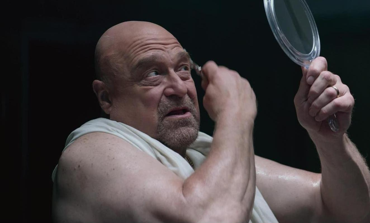 кадр из кинофильма "Игрок", во время обучения Марка Уолберга азам финансового планирования