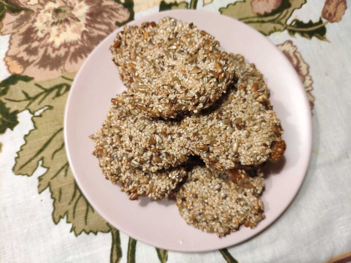 То ли козинаки, то ли печенье - в любом случае это очень вкусно!