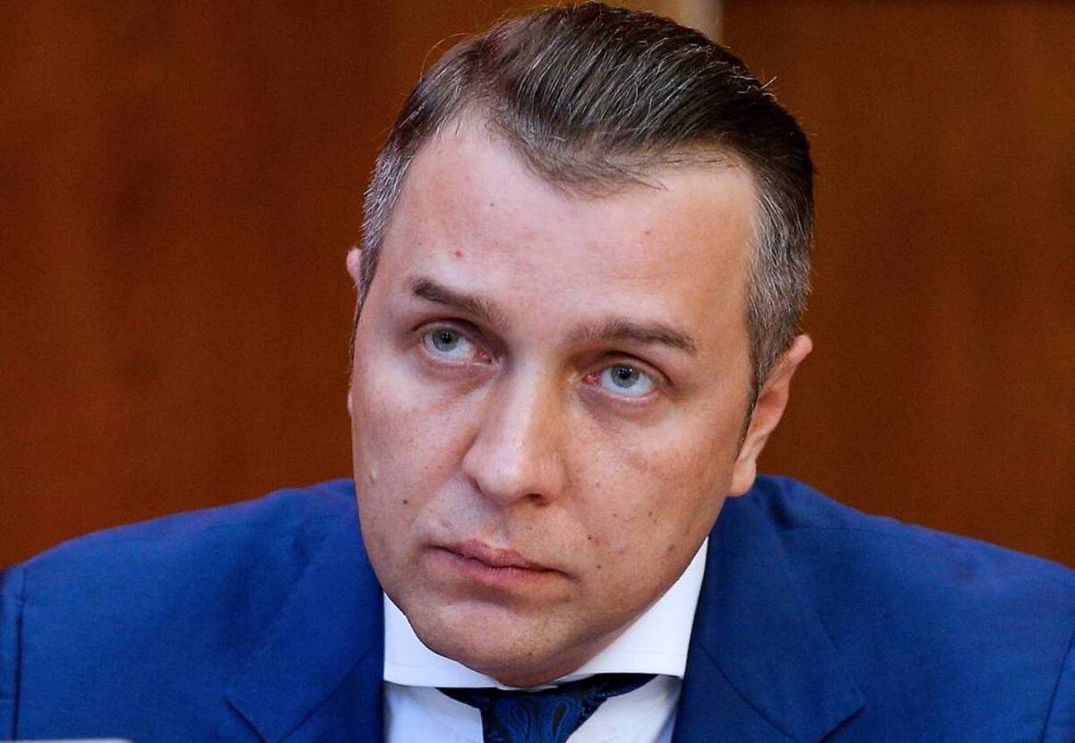 Александр Старовойтов - автор  законопроекта о наказании чиновников за оскорбления граждан. Фото с сайта: https://lentachel.ru/news/2019/04/30/zakonoproekt-o-nakazanii-chinovnikov-za-oskorblenie-grazhdan-vnese.html