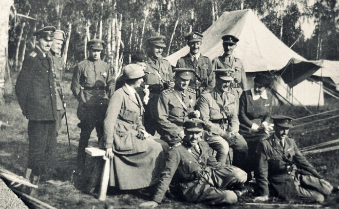Анна Тимирева и слева от нее Колчак. Источник: wikipedia.org