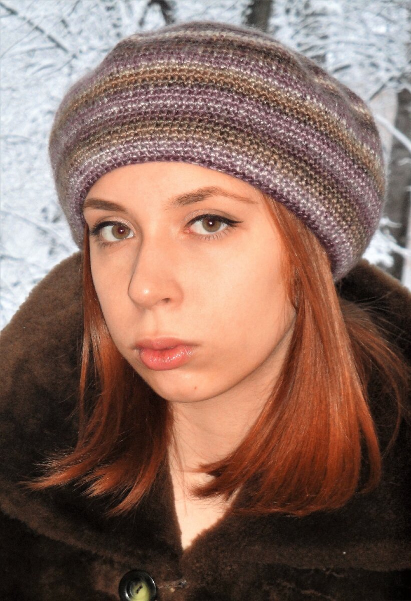 Вязаный берет "Колибри"