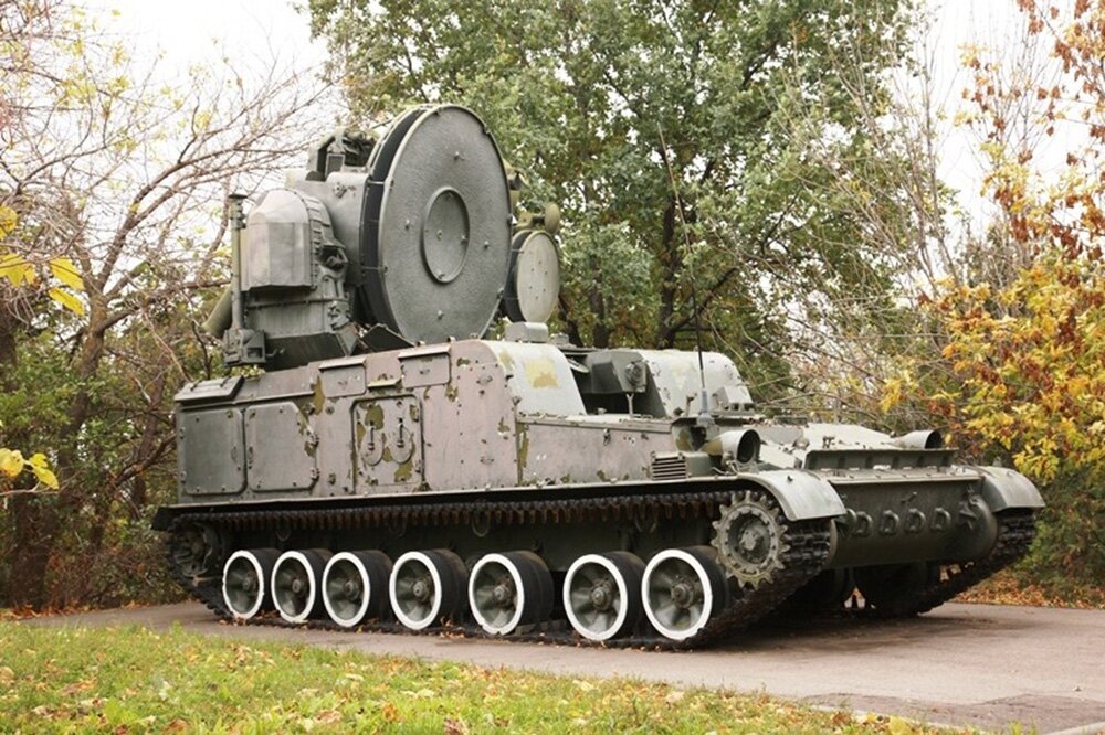 Станция наведения ракет 1С32.