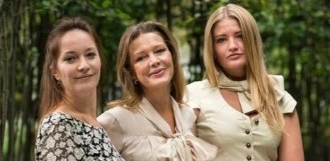 Елена Проклова и ее новые фото в купальниках