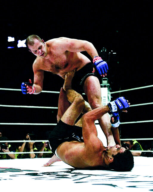 Федор Емельяненко завоевывает звание чемпиона PRIDE