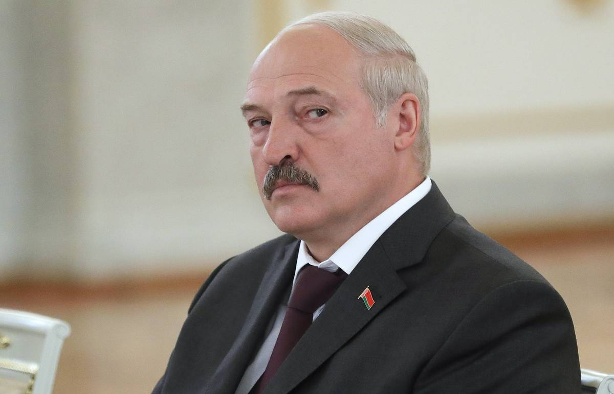сети появилось много ругани по поводу Белорусского президента. Россия предоставила Белоруссии тесты на новую страшную инфекцию, а ему они сильно не понравились. И полилась на него грязь.