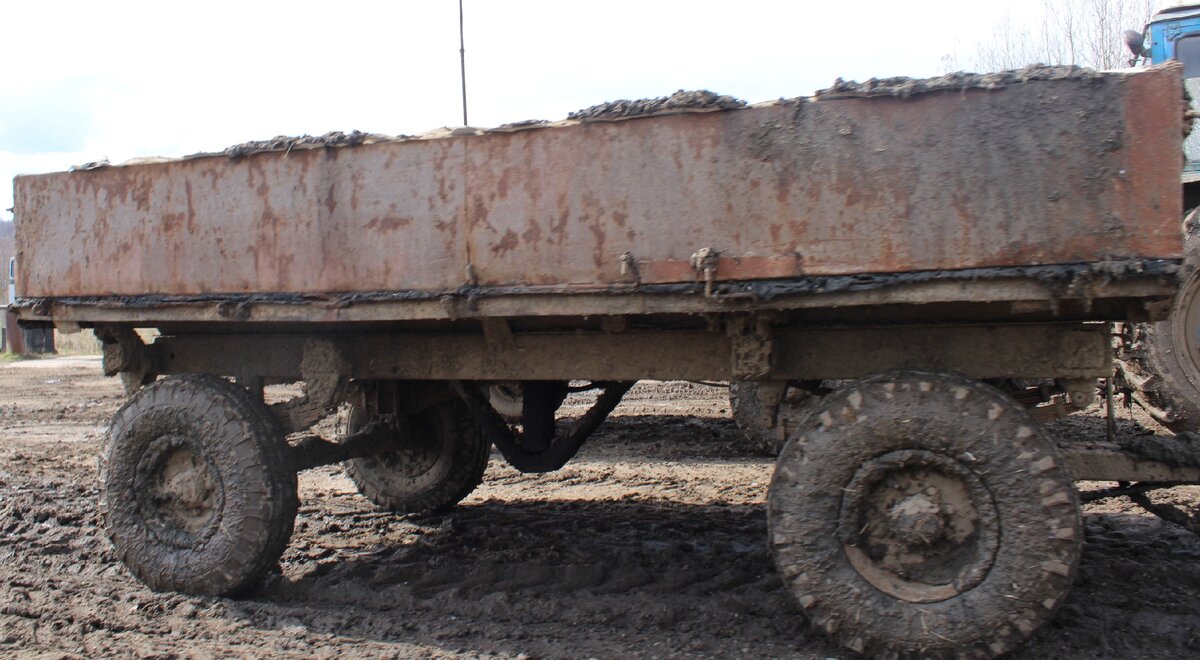 Прицеп протащили по бездорожью