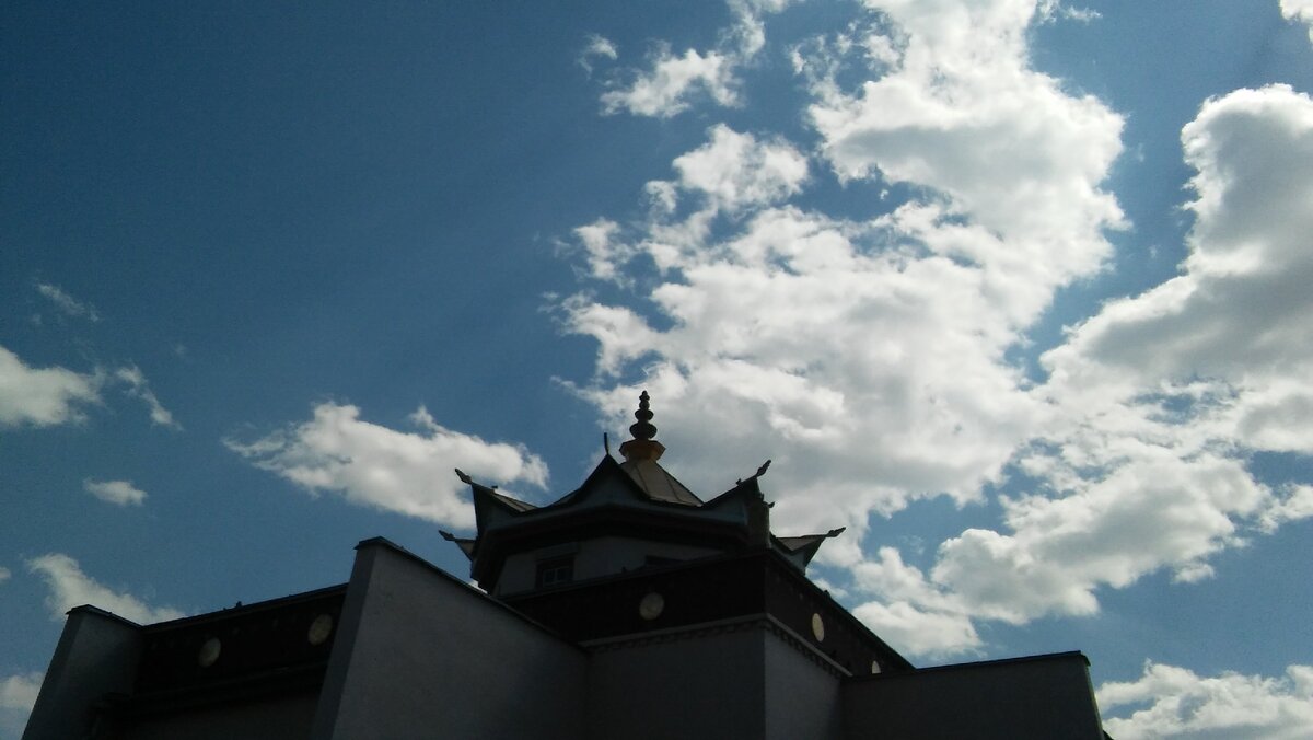 Небо над дуганом.