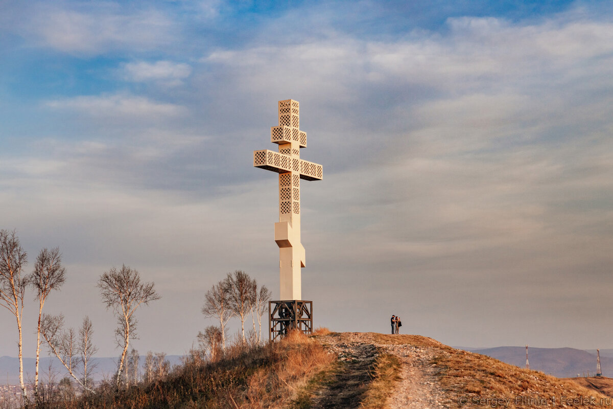 Крест на горе