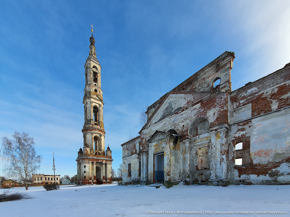 Прошлое в руинах. Заброшенный храмовый комплекс в центре села