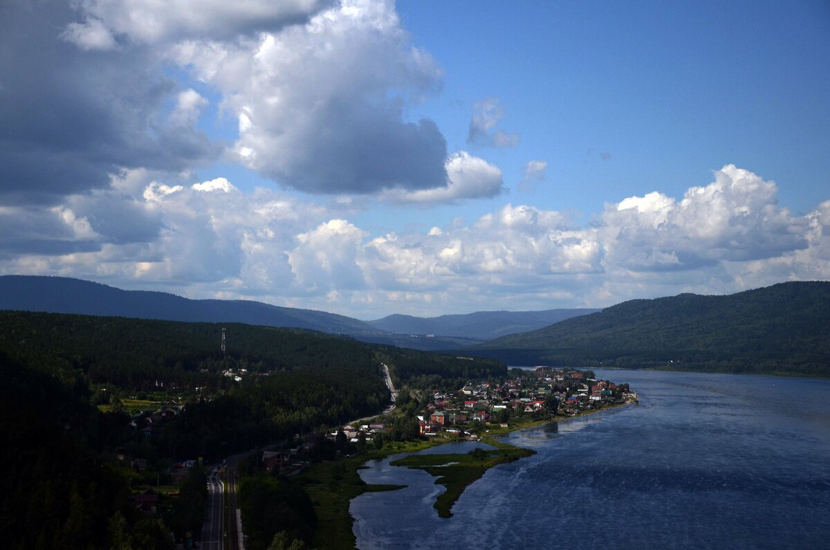 Вид со смотровой площадки "Царь-рыба". Фото из личного архива автора