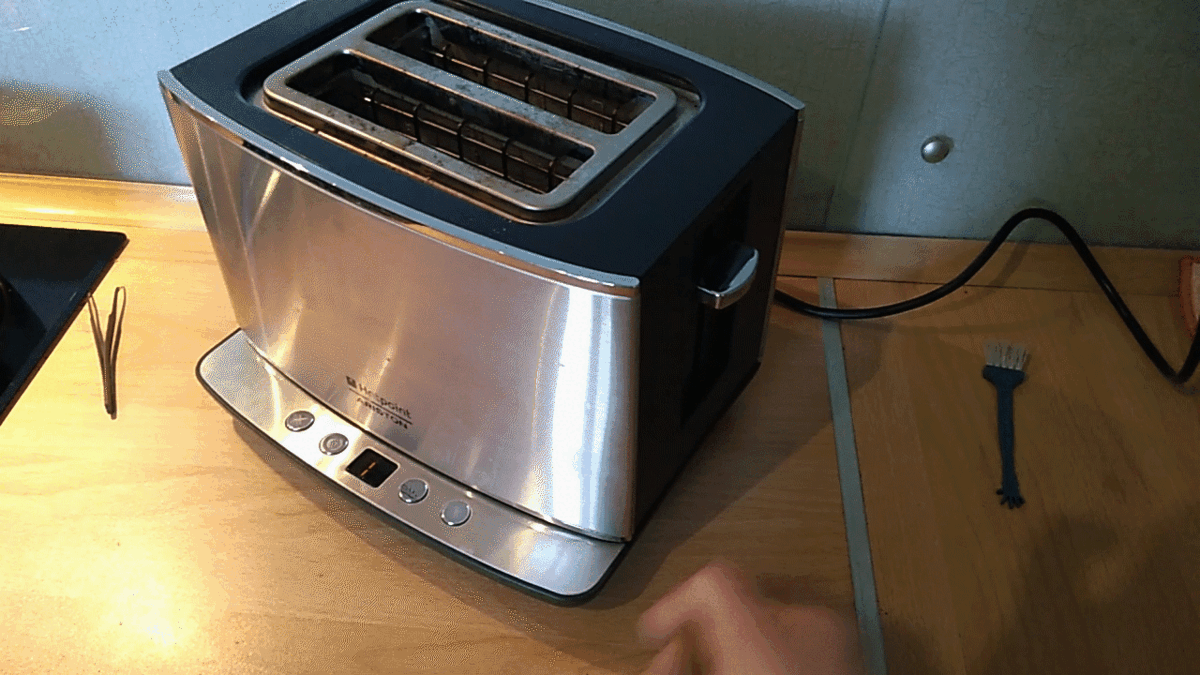 А вот и результат работы, легко нажимается и сразу фиксируется в нижнем положении