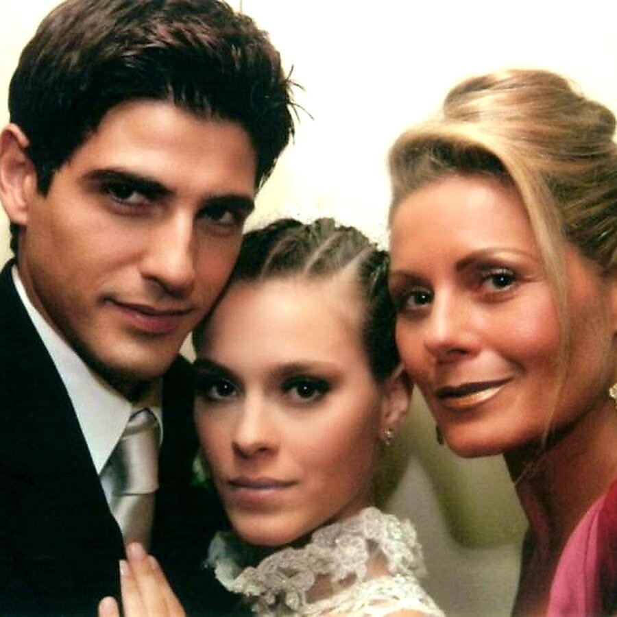 Любовный треугольник Эду, Камилла и Элена