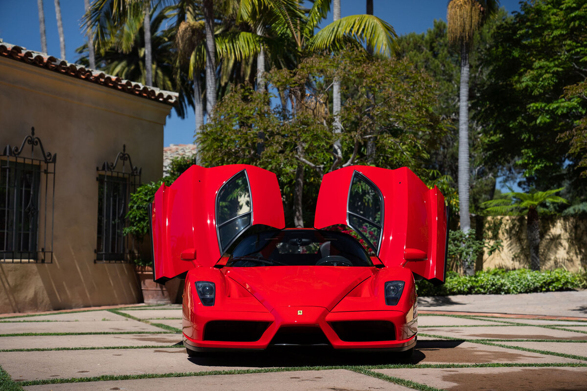 Ferrari Enzo Red сзади