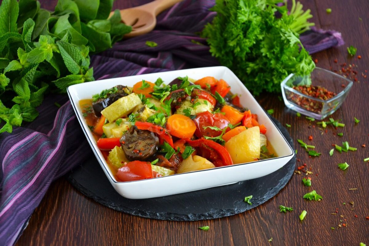 Тушеные овощи - пошаговый рецепт с фото на gkhyarovoe.ru