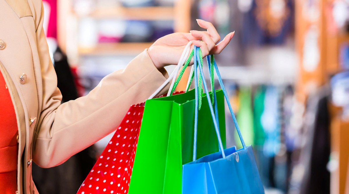 Shopping economy. Шоппинг пакеты. Шоппинг картинки. Девушка шоппинг. Девушка с пакетами