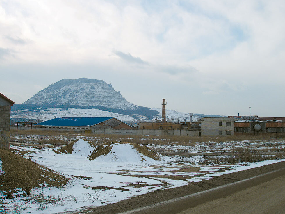 Промышленные окраины г. Минеральные Воды (Россия)