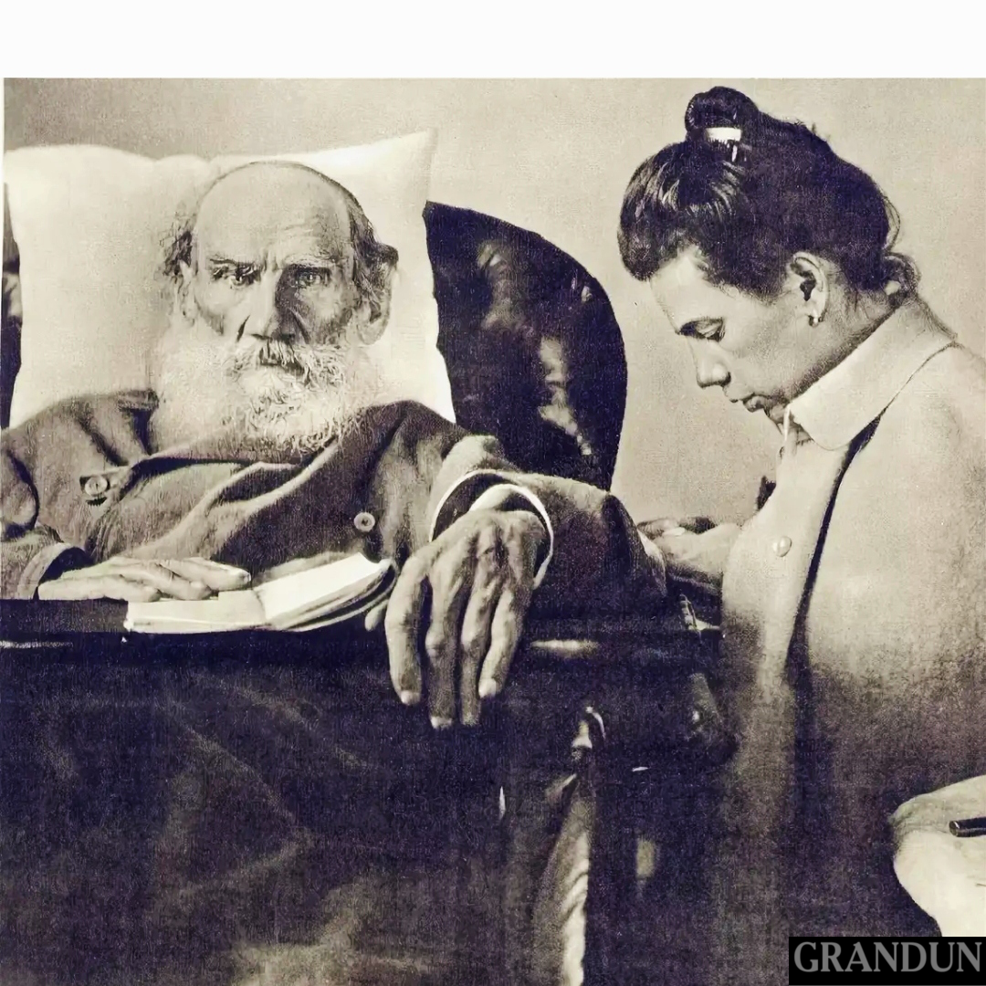 Л. Н. Толстой с женой.