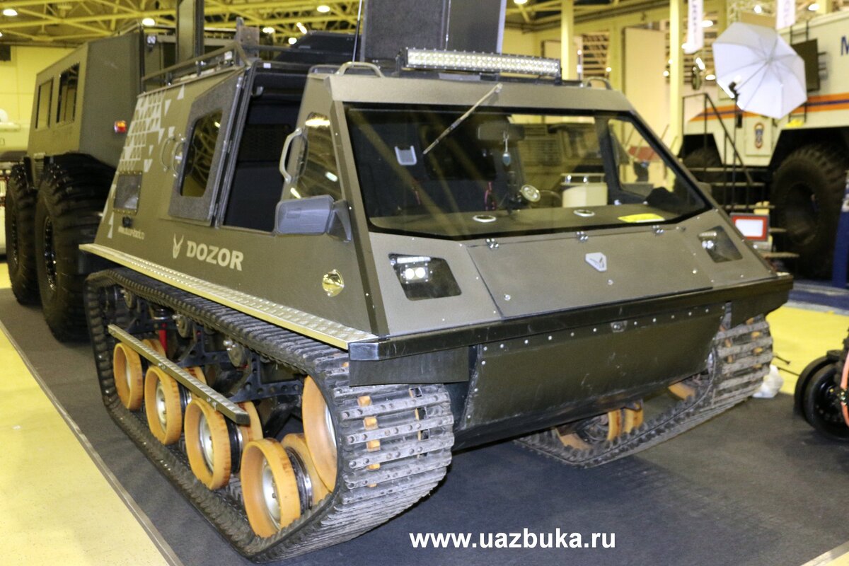 Гусеничный вездеход DOZOR