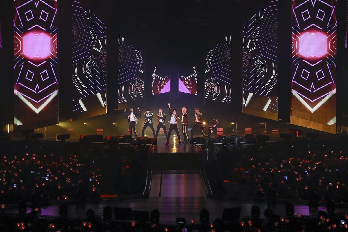 Концерты BTS показывают в кино даже в России