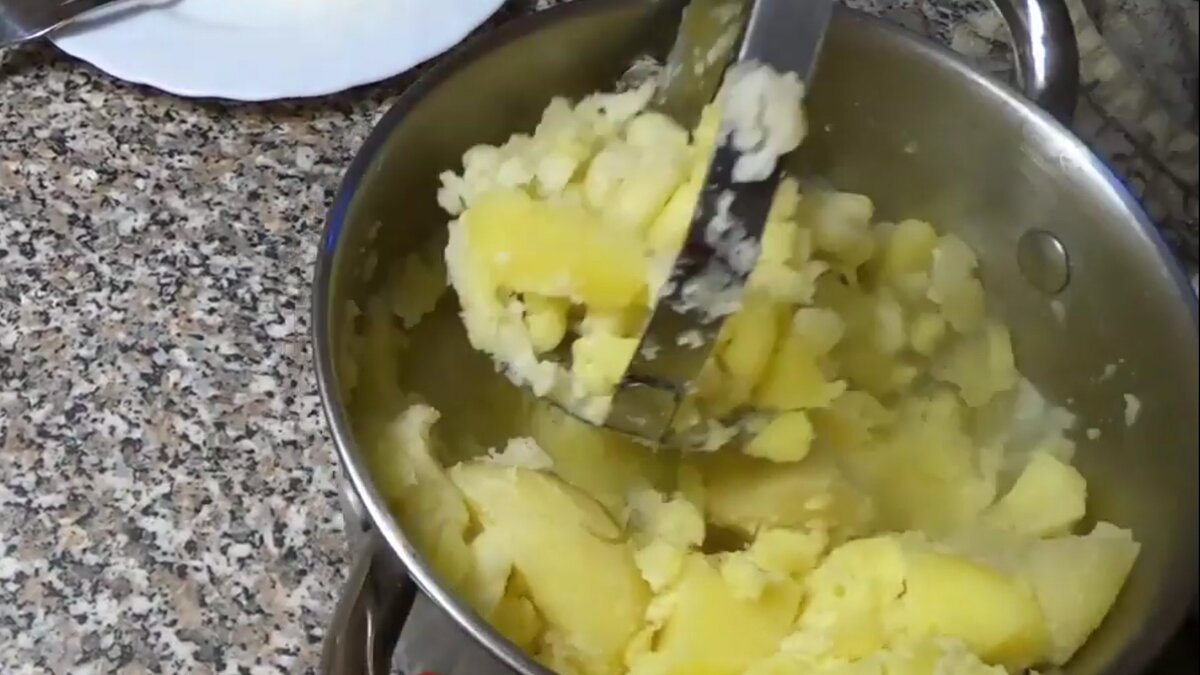 Как приготовить пюре из картошки без комочков. Как приготовить пюре из картошки без комочков