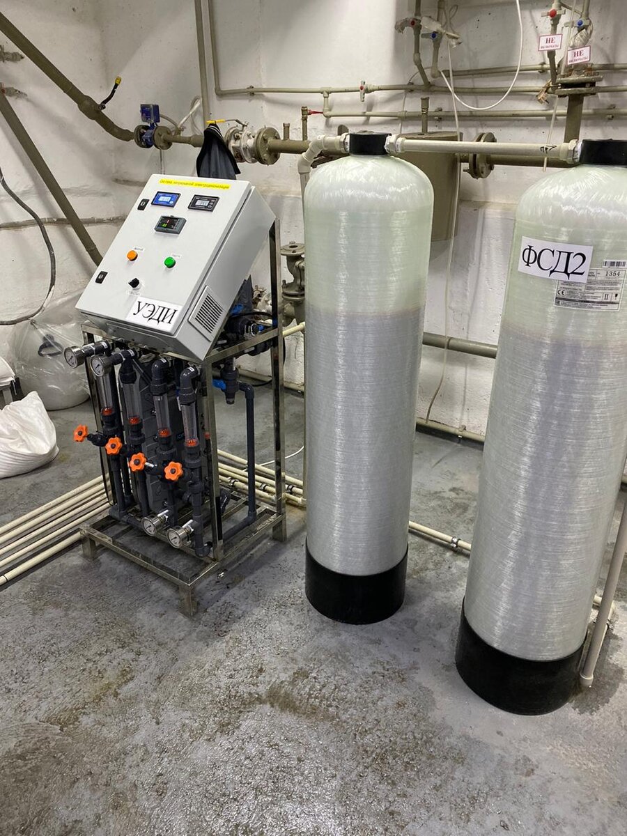 ФСД устанавливают после обратного осмоса или модуля электродеионизации