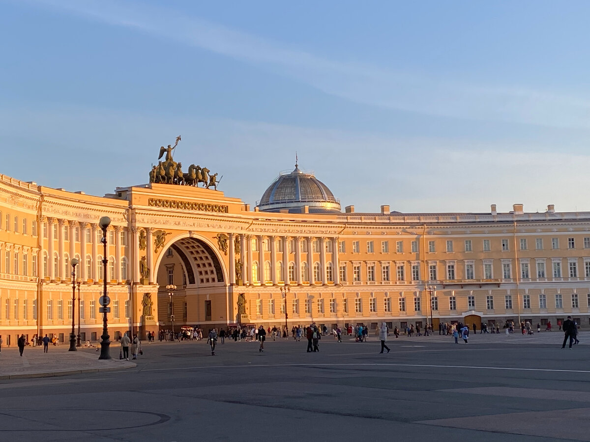 Триумфальная арка на дворцовой площади